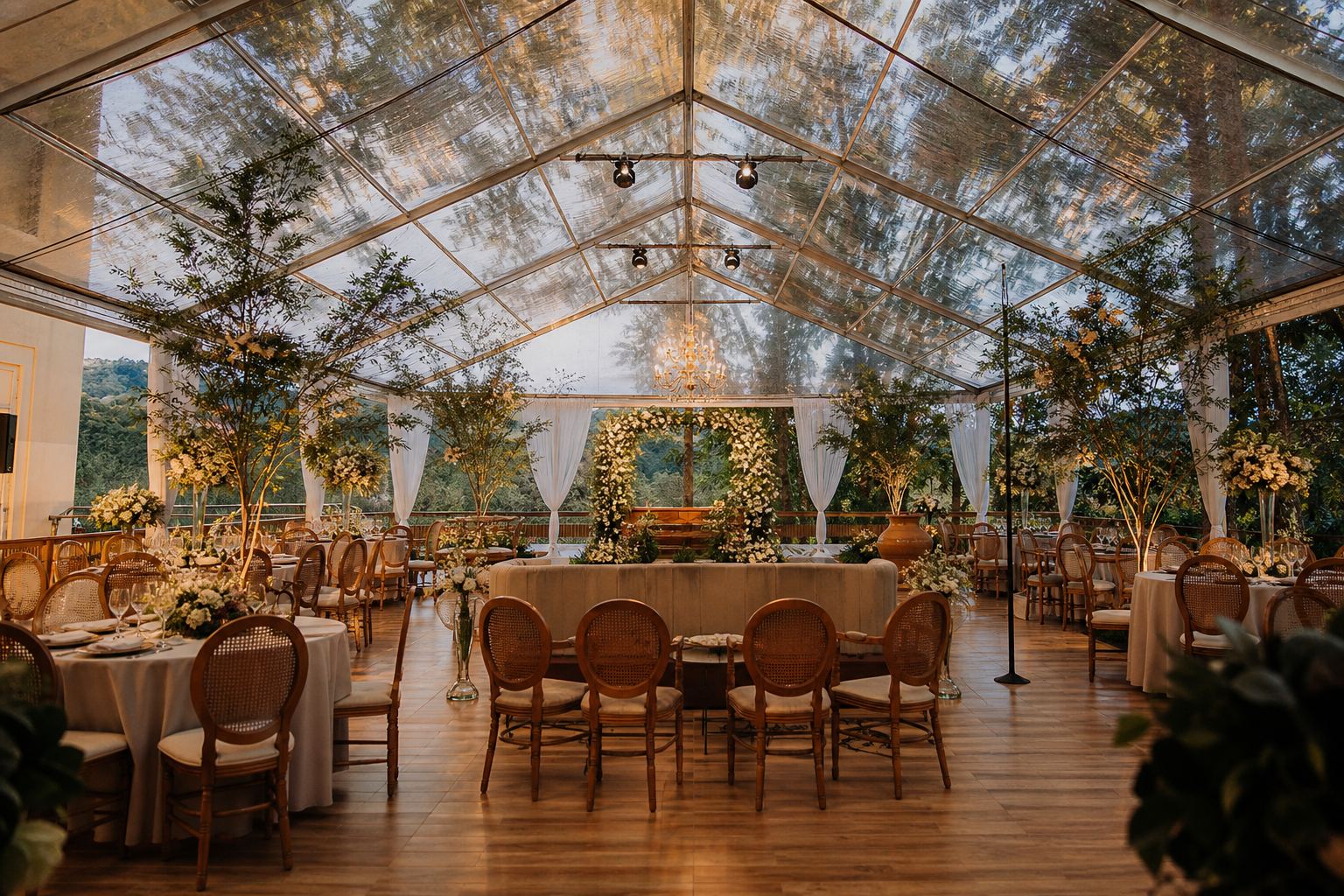 Tendas para mini weddings: Estruturas aconchegantes e sofisticadas